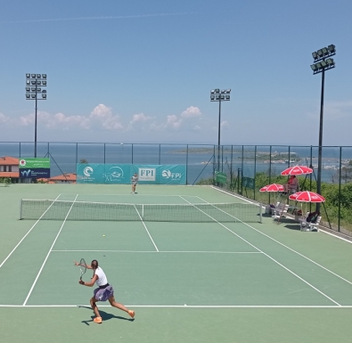 18 българчета се класираха за осминафиналите на турнир от ITF за юноши и девойки в Санта Марина